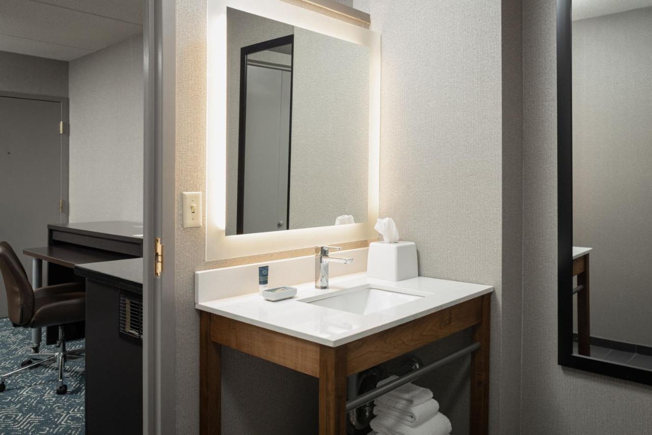 Four Points By Sheraton Milwaukee North Shore Brown Deer Eksteriør billede